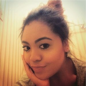 Meet your Posher, Simone